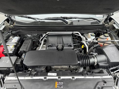 Certified 2025 GMC Canyon AT4 AWD/4WD image 8
