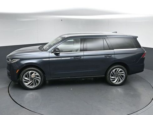 Certified 2025 Lincoln Navigator Reserve AWD/4WD image 52