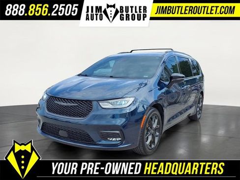 Used 2025 Chrysler Pacifica Limited FWD image 1