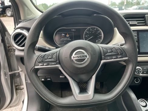 Used 2021 Nissan Versa SV image 15