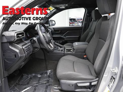 Used 2025 Toyota 4Runner SR5 AWD/4WD image 13