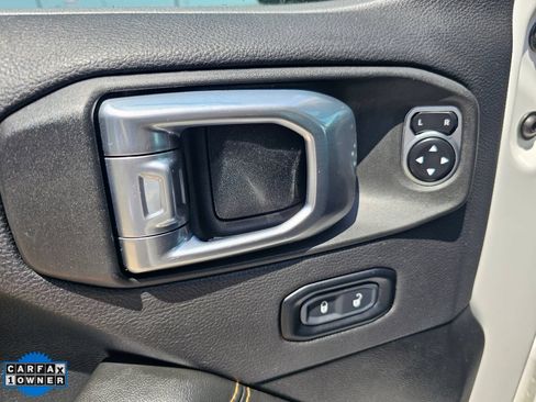 Used 2024 Jeep Wrangler Unlimited Sahara AWD/4WD image 12