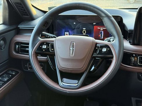 Used 2025 Lincoln Aviator Reserve image 9