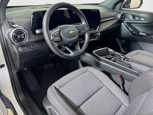 Used 2026 Chevrolet Equinox LT AWD/4WD image 7