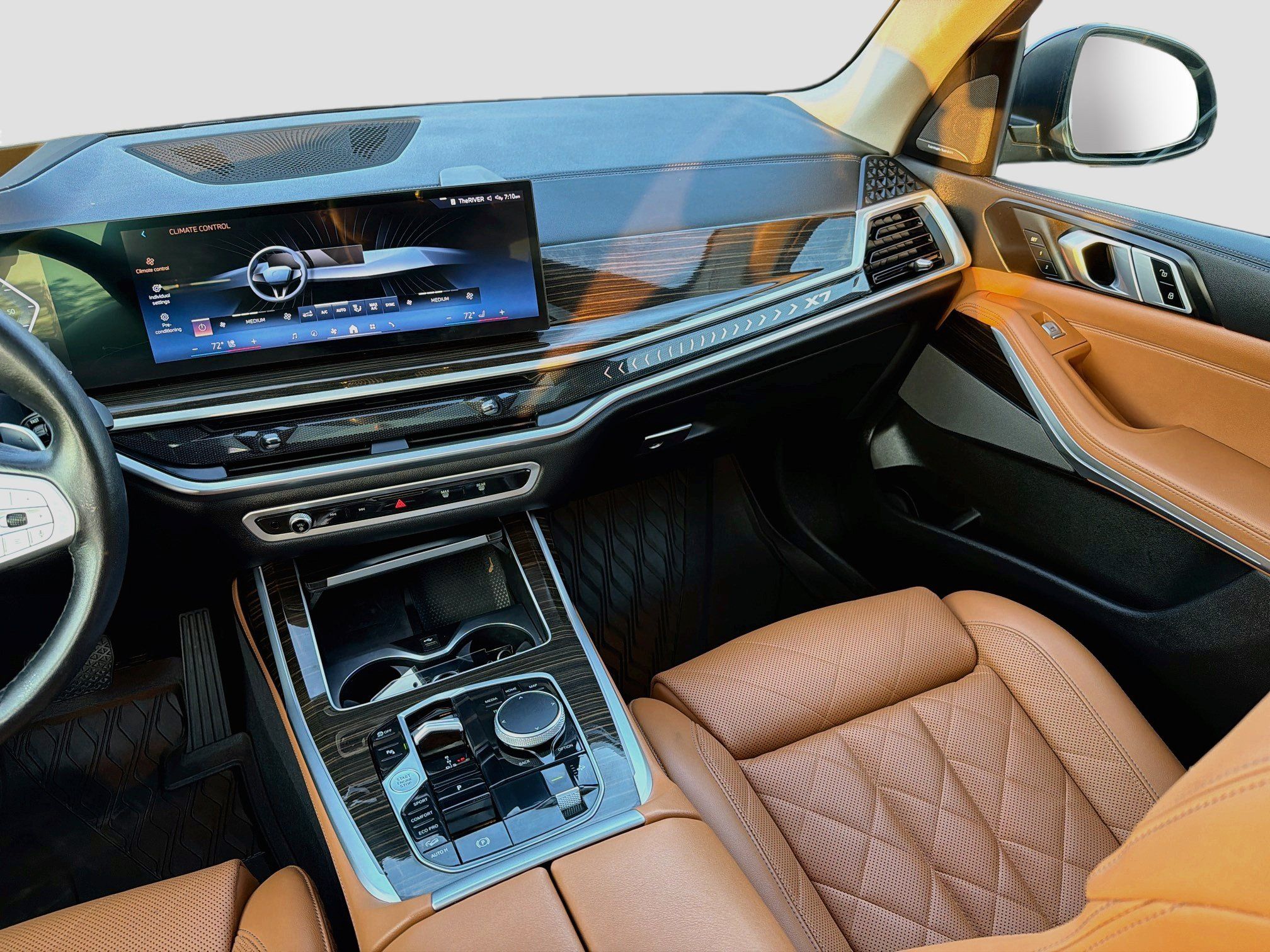 Used 2024 BMW X7 xDrive40i w/ Premium Package AWD/4WD image 25