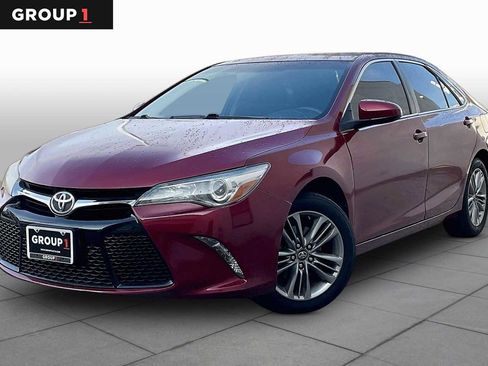 Used 2017 Toyota Camry SE FWD image 1