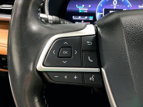 Used 2024 Toyota Highlander Platinum AWD/4WD image 18