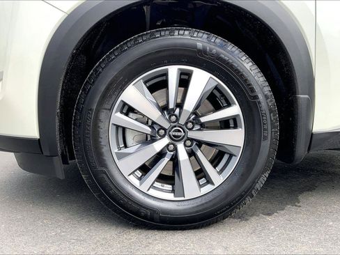 Used 2024 Nissan Pathfinder SL AWD/4WD image 9