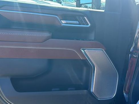 Used 2025 GMC Sierra 2500 Denali Ultimate image 16