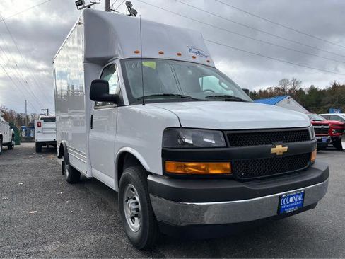 New 2025 Chevrolet Express 3500 w/ Power Convenience Package image 12