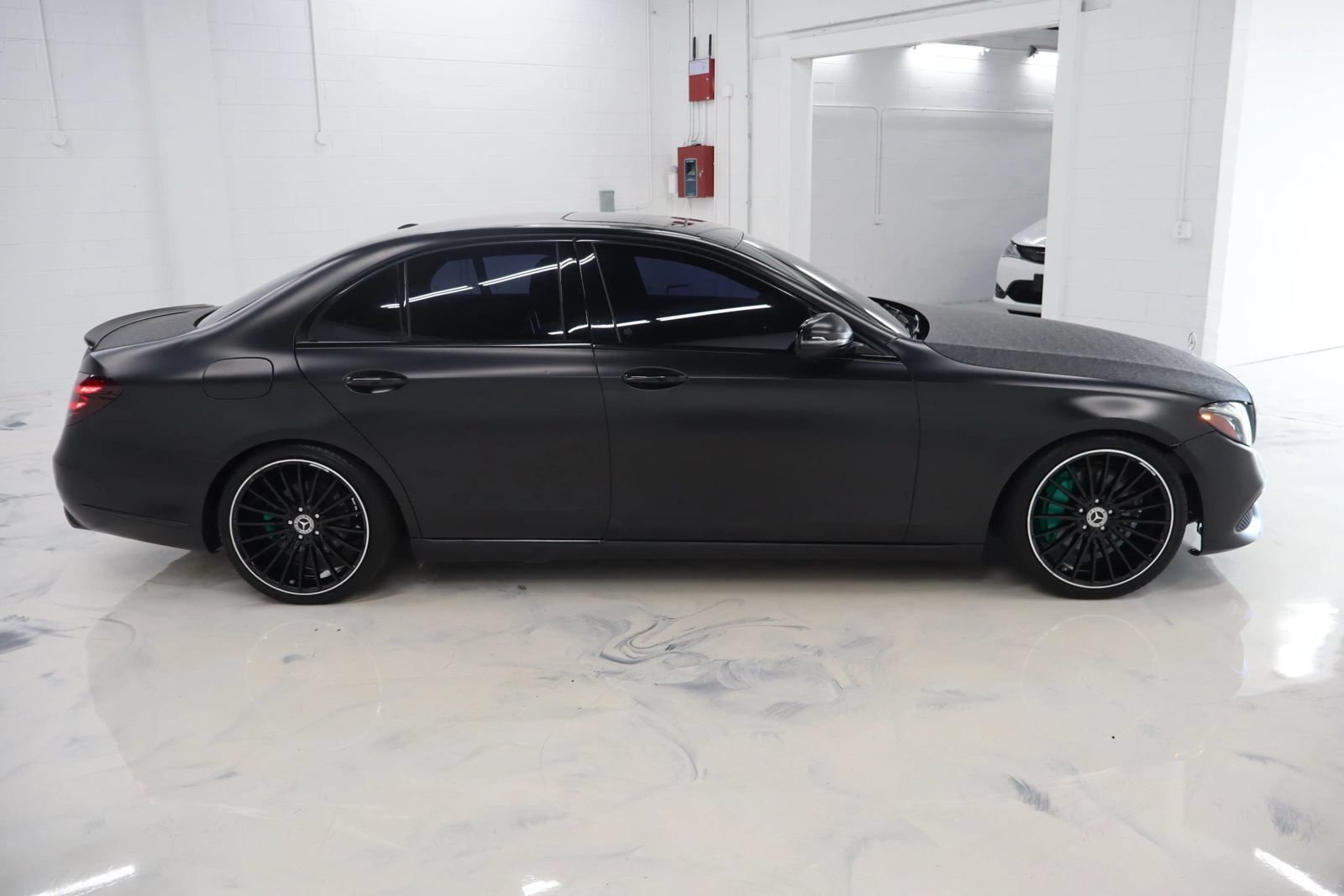 Used 2017 Mercedes-Benz E 300 4MATIC image 10