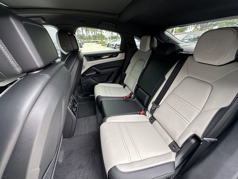 Used 2026 Porsche Cayenne S AWD/4WD image 42