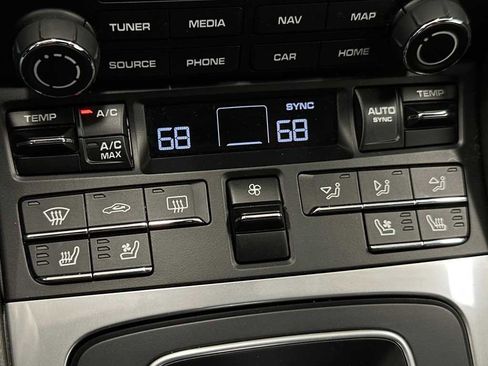 Used 2025 Porsche 718 Cayman image 24