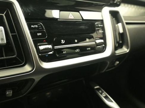 Used 2022 Kia Sorento S w/ Panoramic Sunroof Package FWD image 17