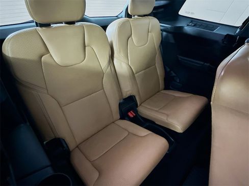 Used 2017 Volvo XC90 T6 Inscription w/ Vision Package image 28