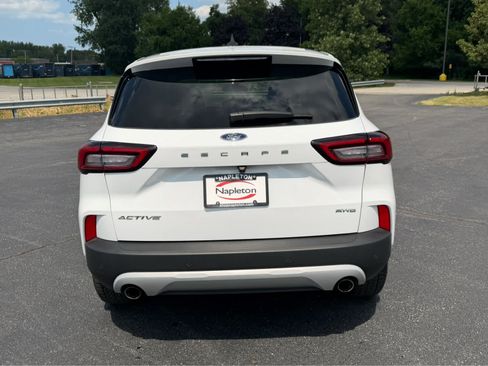 Used 2023 Ford Escape Active AWD/4WD image 6