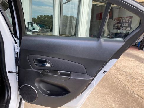 Used 2014 Chevrolet Cruze LT w/ All-Star Edition FWD image 17