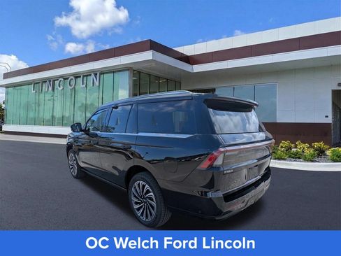 Certified 2025 Lincoln Navigator Black Label AWD/4WD image 7
