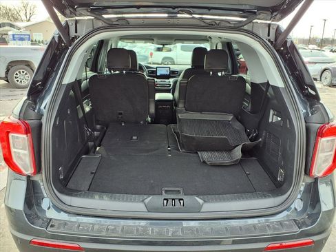 Used 2022 Ford Explorer XLT w/ Equipment Group 202A image 29