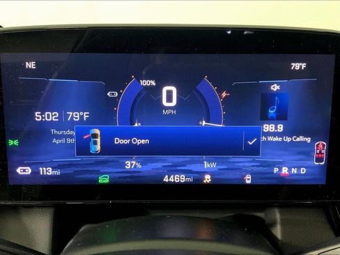 Used 2025 Chevrolet Equinox EV LT w/ Convenience Package image 19