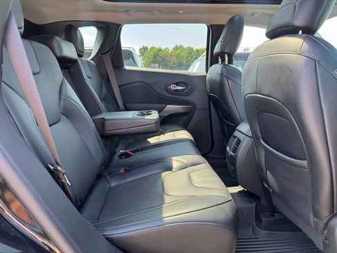 Used 2021 Jeep Cherokee Limited w/ Mopar Interior Package AWD/4WD image 15