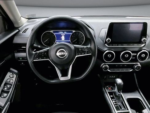 Used 2024 Nissan Sentra SV FWD image 8