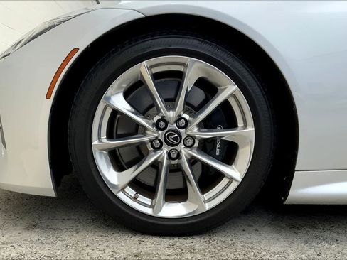 Used 2018 Lexus LC 500h RWD image 9