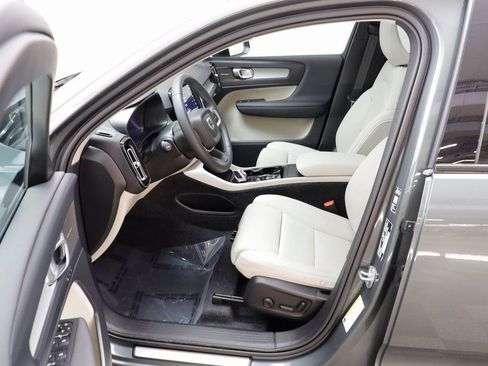 Used 2026 Volvo XC40 B5 Ultra w/ Climate Package image 6