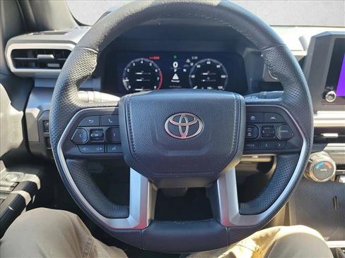 Used 2025 Toyota Tacoma TRD Off-Road AWD/4WD image 15
