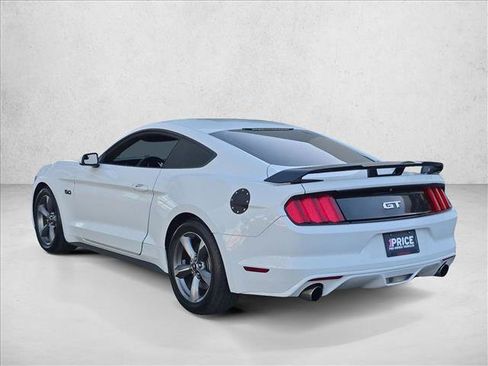 Used 2017 Ford Mustang GT RWD image 7