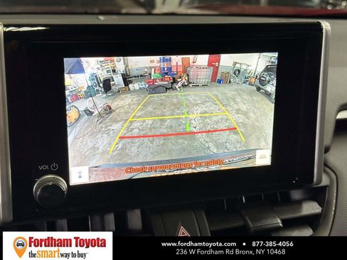 Used 2025 Toyota RAV4 XLE image 22