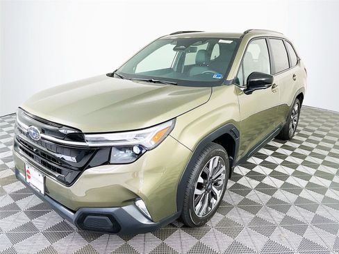 New 2026 Subaru Forester Touring AWD/4WD image 3