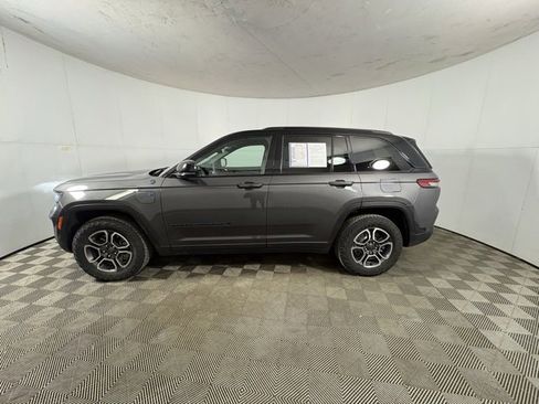 Used 2022 Jeep Grand Cherokee Trailhawk w/ Luxury Tech Group III image 3