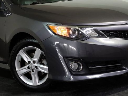 Used 2014 Toyota Camry SE image 8