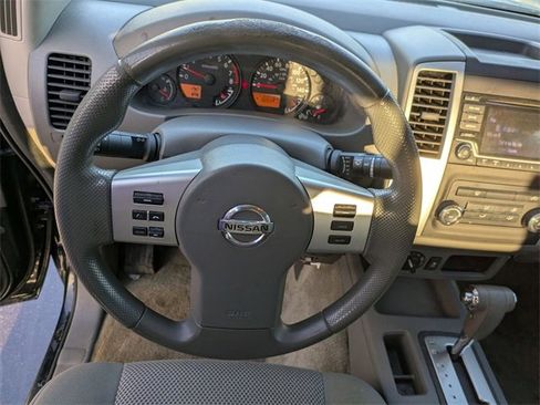Used 2017 Nissan Frontier SV image 17