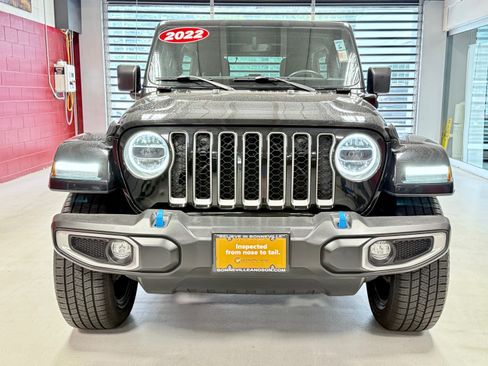 Used 2022 Jeep Wrangler Unlimited Sahara w/ Cold Weather Group AWD/4WD image 14