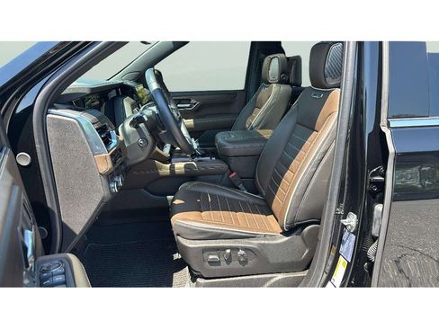 Used 2025 GMC Yukon Denali Ultimate AWD/4WD image 12