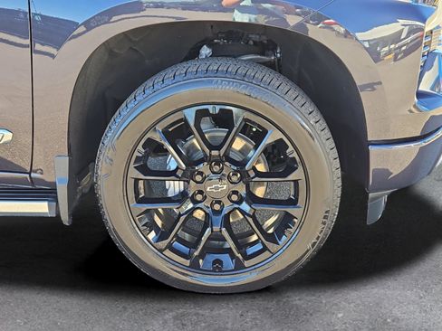 Used 2023 Chevrolet Silverado 1500 High Country w/ High Country Premium Package image 4