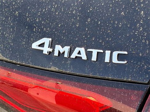 Used 2024 Mercedes-Benz GLC 300 4MATIC image 30