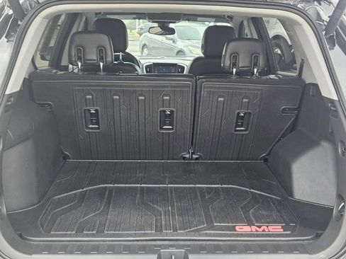 Used 2019 GMC Terrain SLT w/ Preferred Package FWD image 11