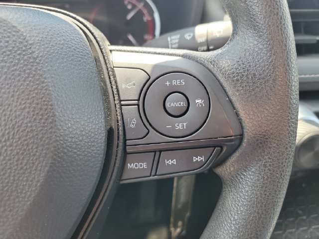 Used 2025 Toyota RAV4 LE AWD/4WD image 26