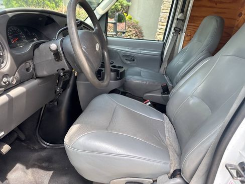 Used 2003 Ford E-450 and Econoline 450 RWD image 10