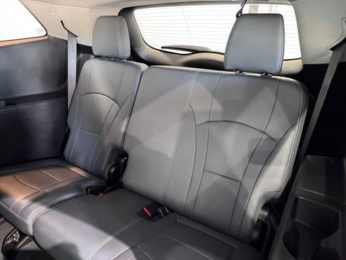 Certified 2021 Buick Enclave Essence AWD/4WD image 6