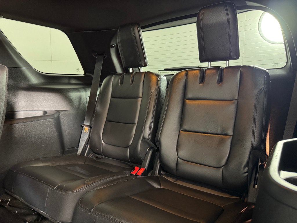 Used 2018 Ford Explorer XLT w/ Equipment Group 202A AWD/4WD image 20