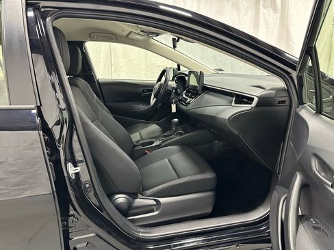Used 2025 Toyota Corolla LE image 56