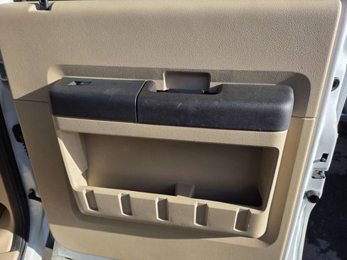 Used 2008 Ford F250 FX4 image 9