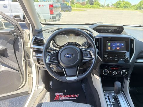 Used 2022 Subaru Forester Premium AWD/4WD image 17