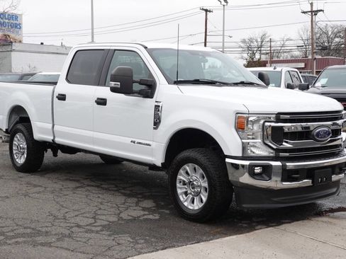 Used 2022 Ford F250 XLT AWD/4WD image 5