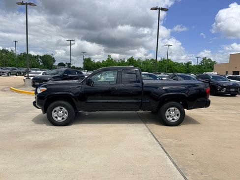 Used 2023 Toyota Tacoma SR RWD image 8