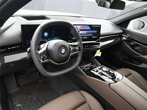 New 2026 BMW 530i w/ Premium Package image 33